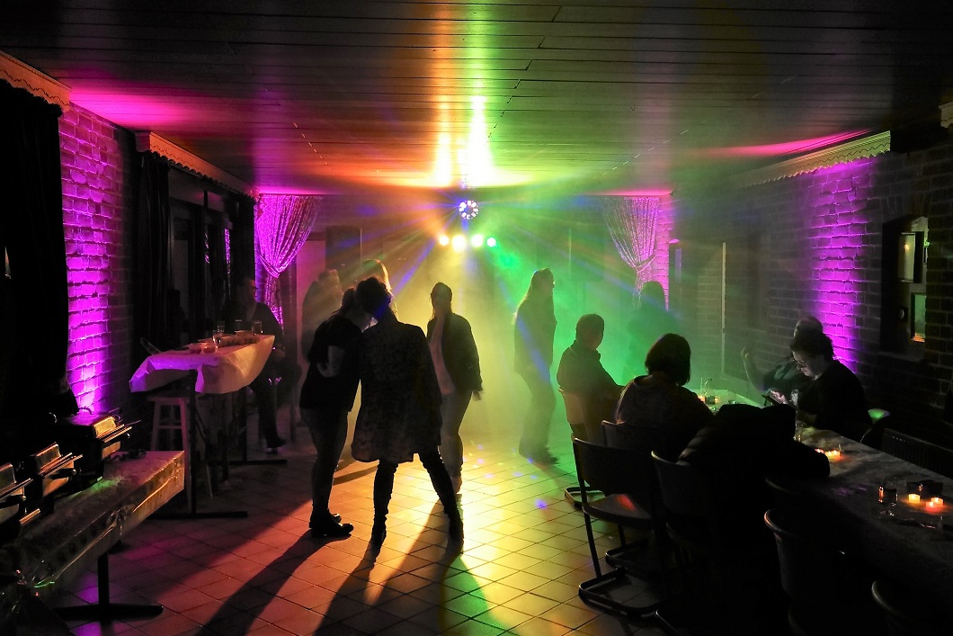 Party Set, Singen, party, Spass, lachen, Sound, RCF,  Geburtstag, Raum mieten, Partykönig, Alsdorf