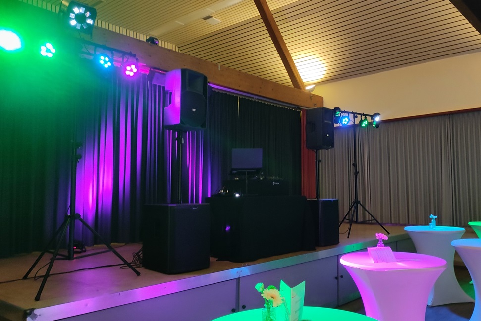 Party Set, Singen, Licht, party, Boxen, Musik, Sound, RCF,  Geburtstag, Raum mieten, Partykönig, Alsdorf