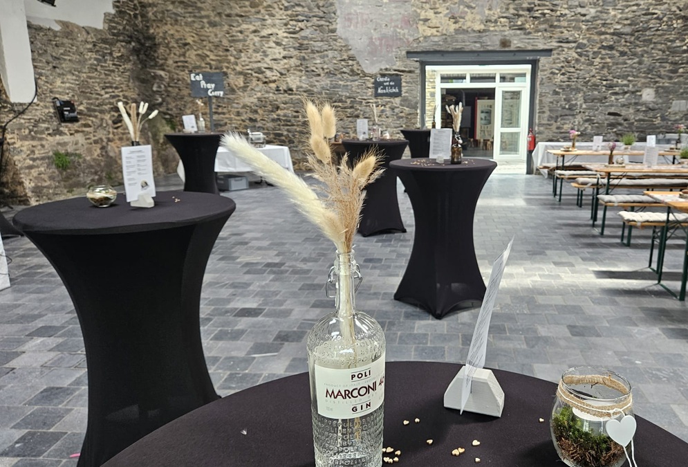 Stehtisch für Gartenparty oder Firmenfeier, Baesweiler